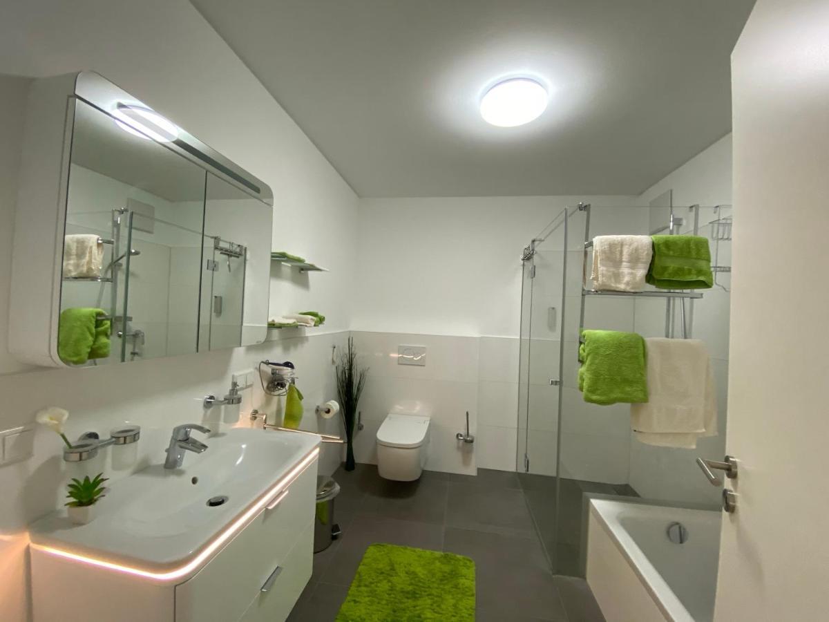 Panorama Penthouse Apartment Mit Klima Und Whirlpool Fuer Bis Zu 6 Personen Frankenthal  Bagian luar foto