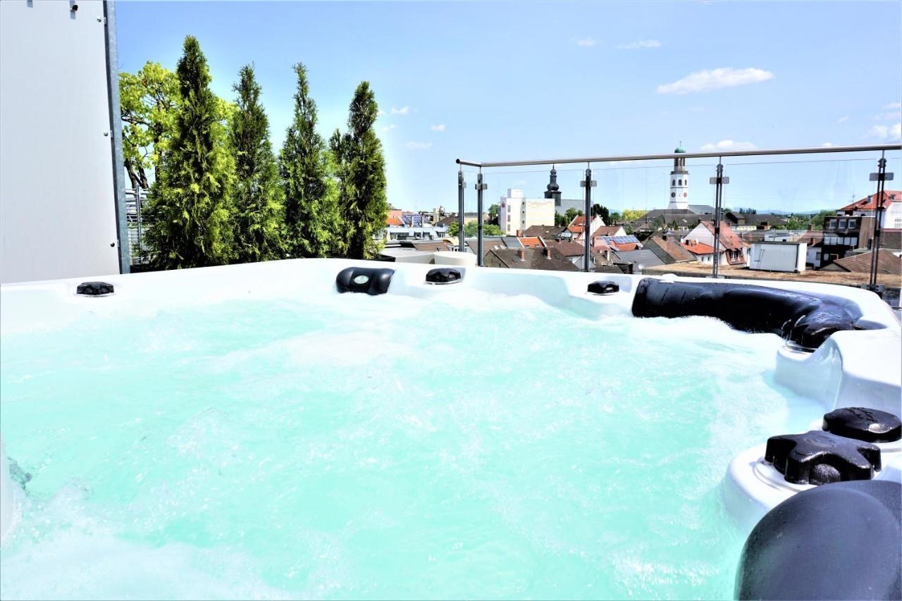 Panorama Penthouse Apartment Mit Klima Und Whirlpool Fuer Bis Zu 6 Personen Frankenthal  Bagian luar foto